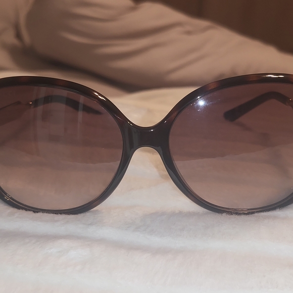 Gucci Sunglasses - Picture 5 of 6